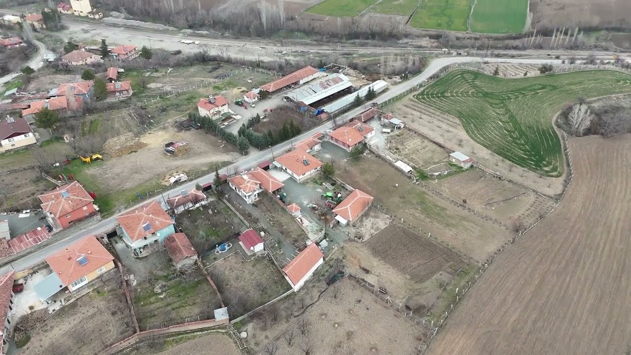Kalecik Alibeyli Köyü #tatil #etkinlik #drone #köy #köyhayatı #djimini4pro #traktor #kızılırmak
