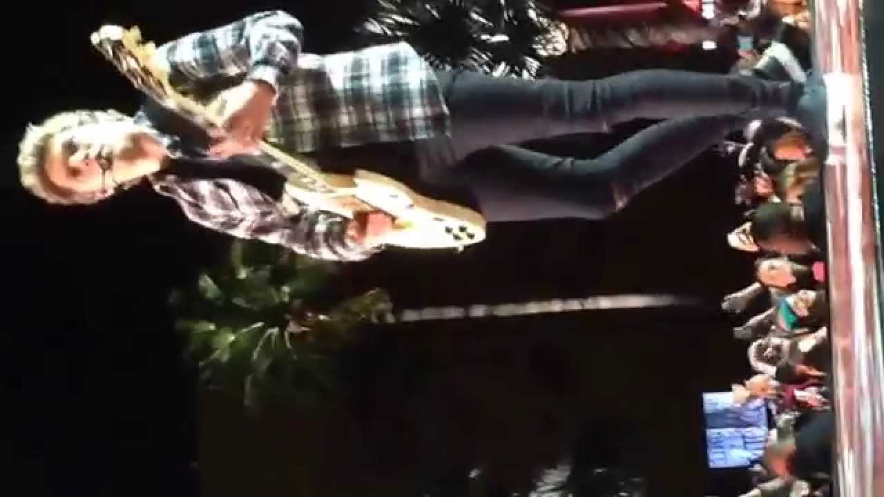 Soundcheck at 1D Orlando Private Performance