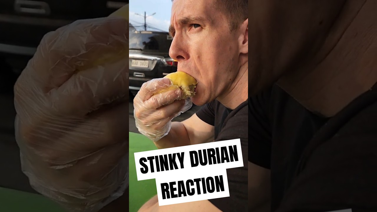 Trying tasty durian (stinky fruit) in Davao, Philippines! 🇵🇭 Foreigner durian reaction