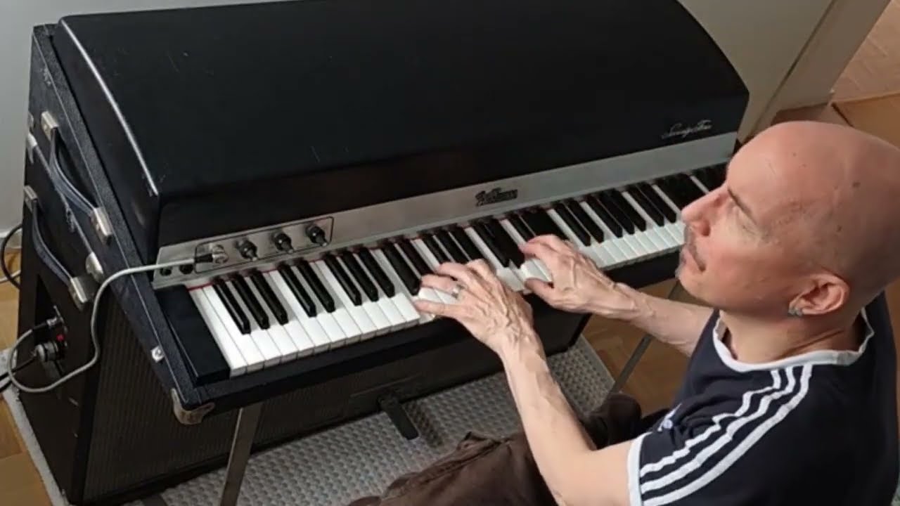 Hesitant Chords - Fender Rhodes improvisation