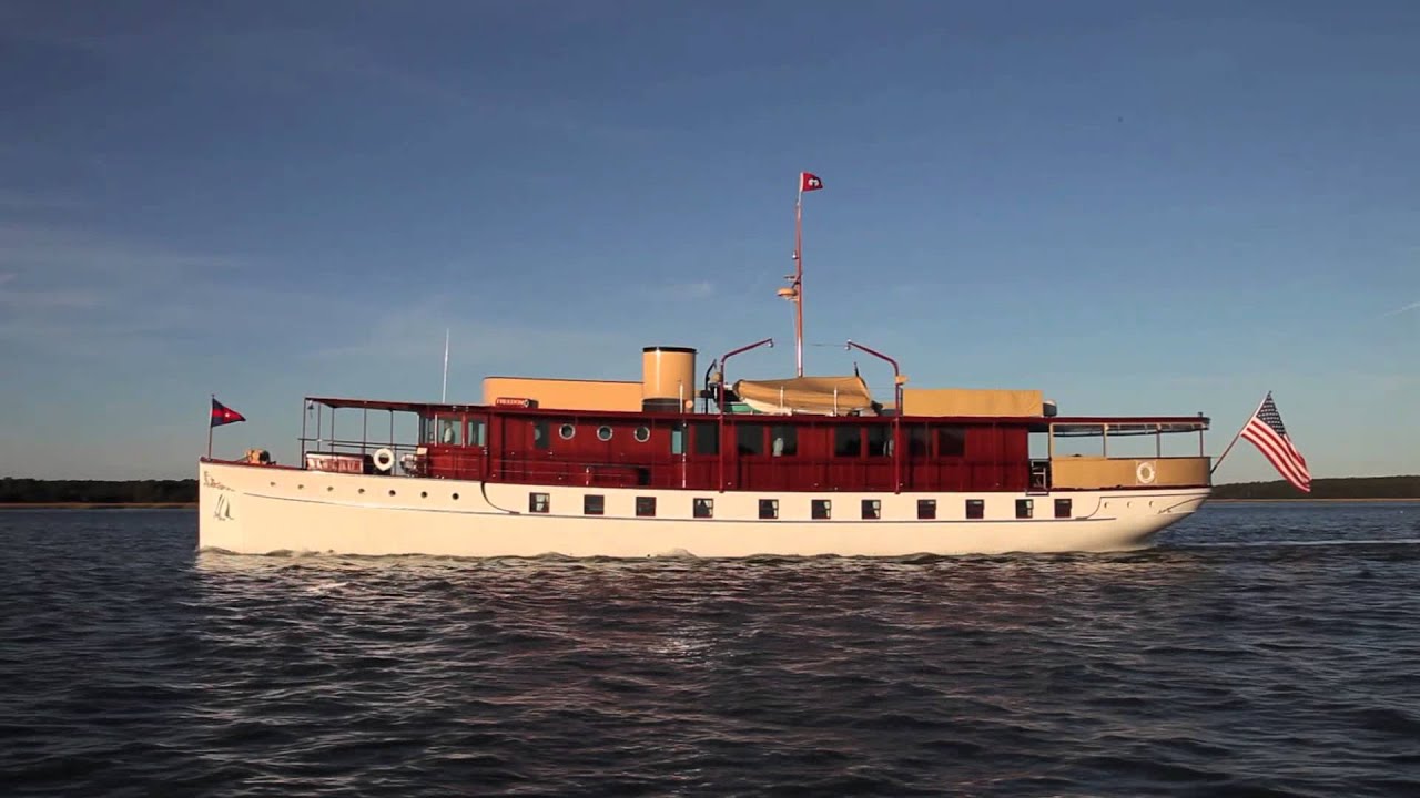 Restoration of the 103' Mathis Trumpy fantail yacht 