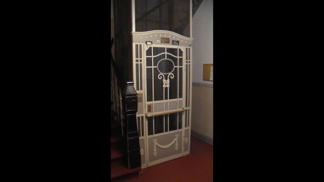 1913 Johannes Mertens (Schindler) elevator in Hamburg Eppendorf, Germany