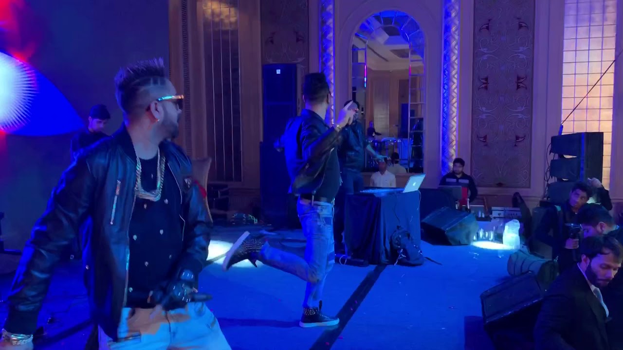 Desi Hustlers  live in Hotel Seven seas... Mann Singh And  Gora Singh