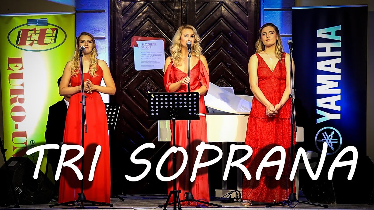 Tri soprana u atriju Starog grada u Čakovcu