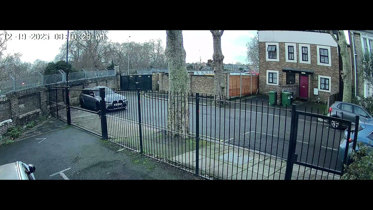 FV21APK  blue Toyota public urination Fulham SW6 London 