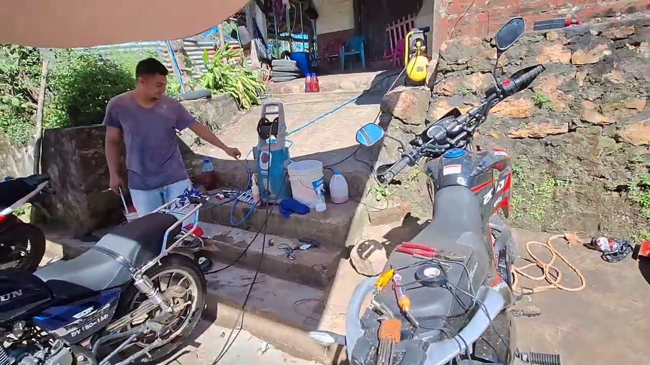 el taller de motos en Jucuaran