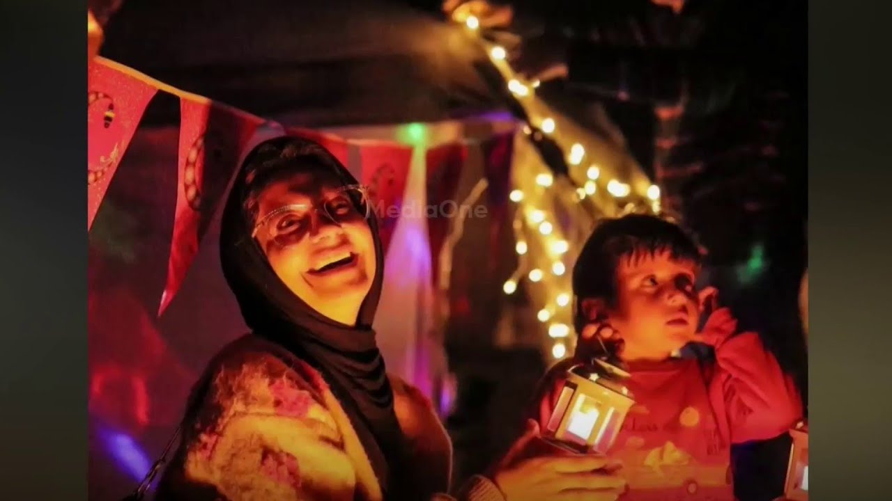 തകർന്ന കെട്ടിടങ്ങൾക്കിടയിൽ മേശകൾ നിരത്തി ആദ്യ നോമ്പുതുറ; റമദാനെ വരവേറ്റ് ഗസ്സ