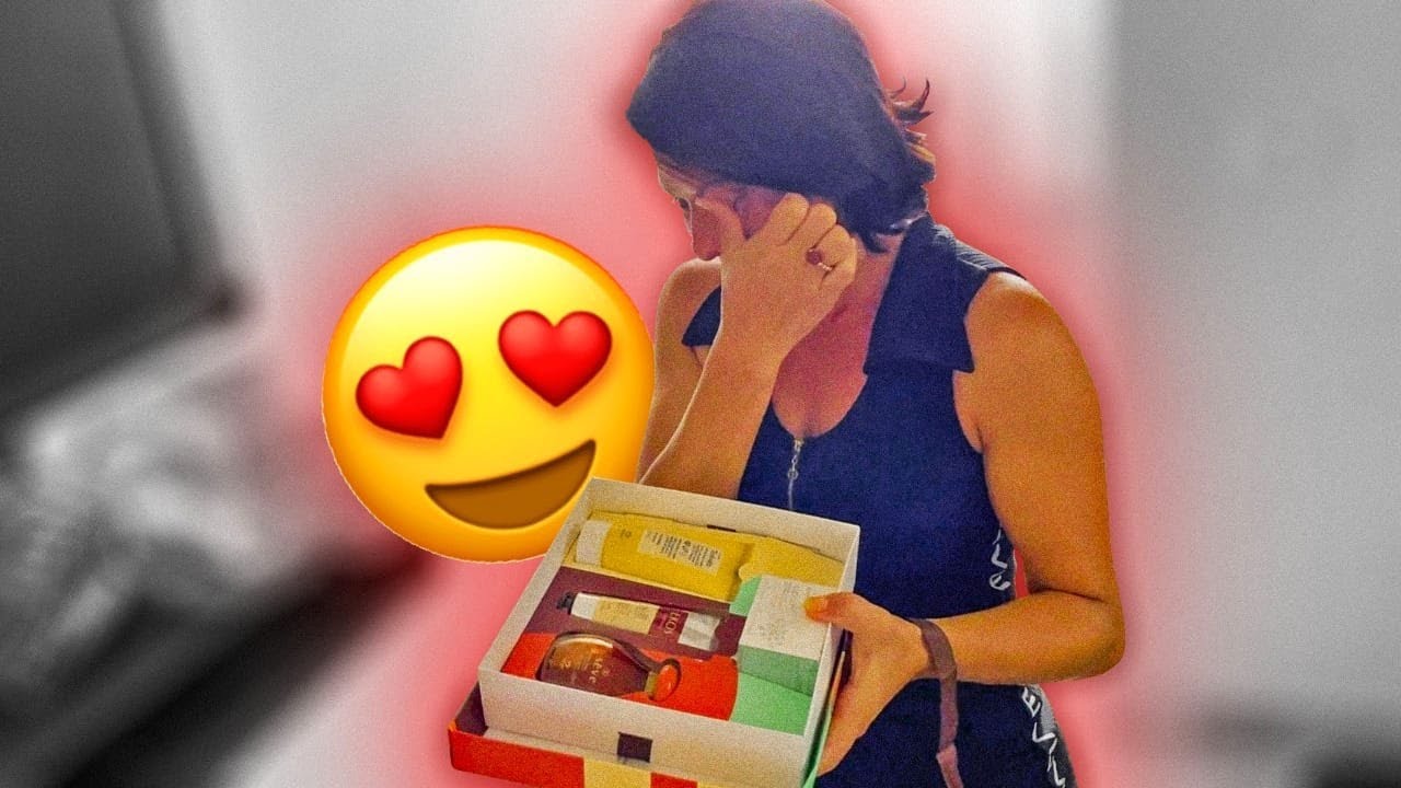 DEI UM PRESENTE DE ANIVERSÁRIO PRA MINHA SOGRA!😭 *ela se emocionou*