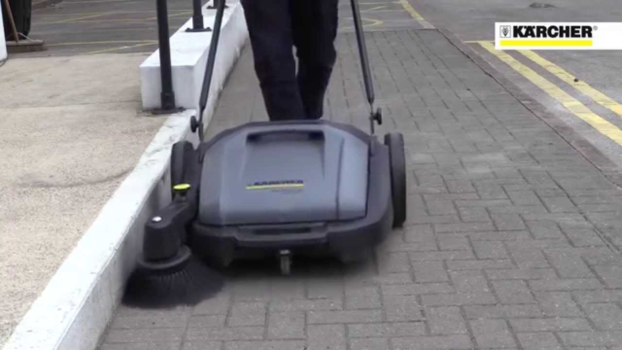 Kärcher KM 70/20 C - Manual Push Sweeper | Kärcher Professional UK