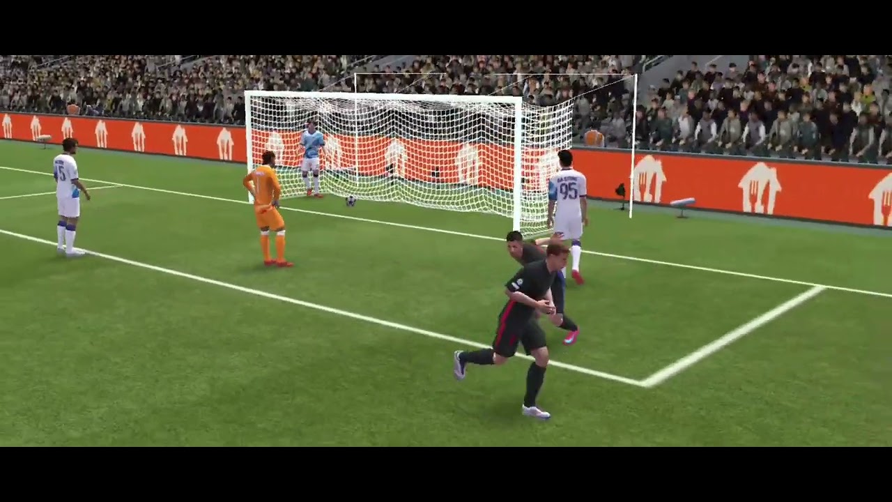 @HanifHafizPutra  main game bola guys FC mobile yuk cobain, Barcelona menang nih