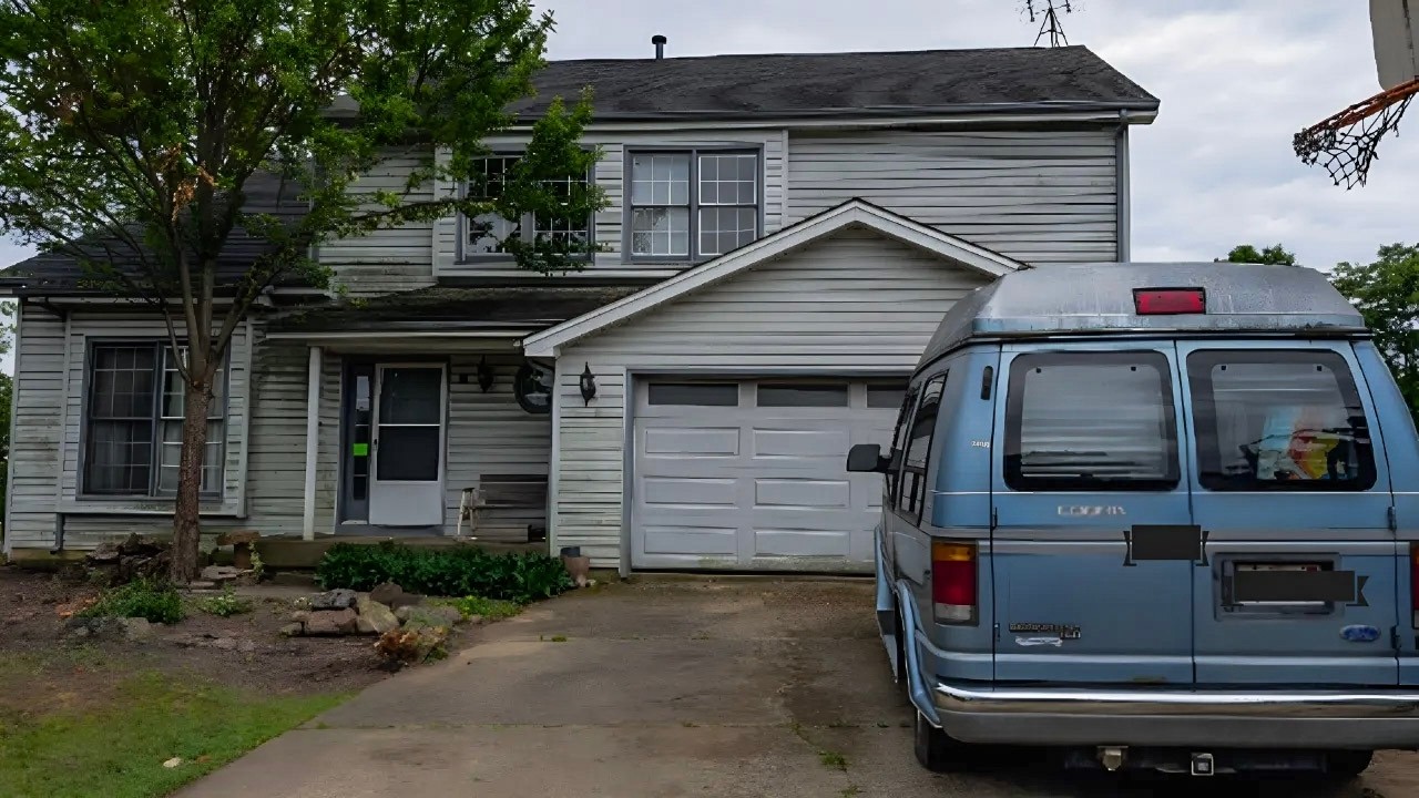 Heartbreaking ABANDONED House With EVERYTHING Left | 2 Cars In Garage