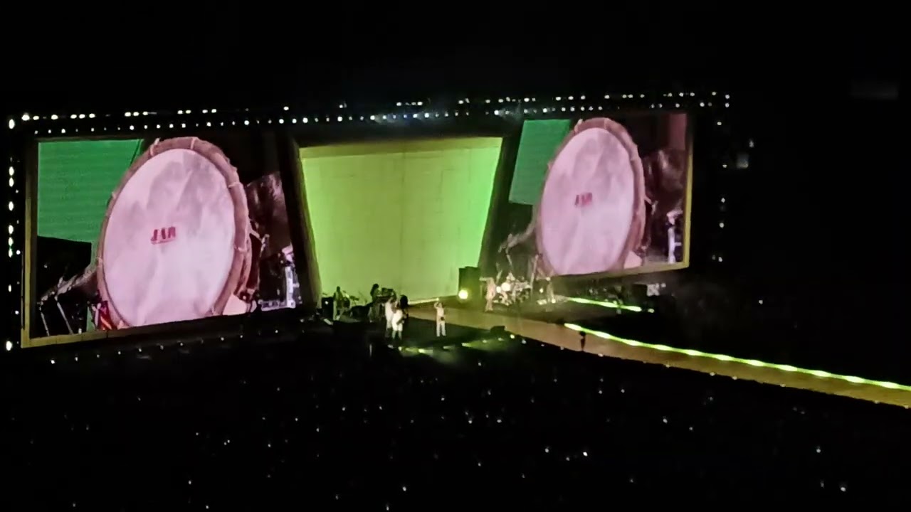 Shakira - Addicted to You/Loca(LMYNL World Tour Rio De Janeiro)