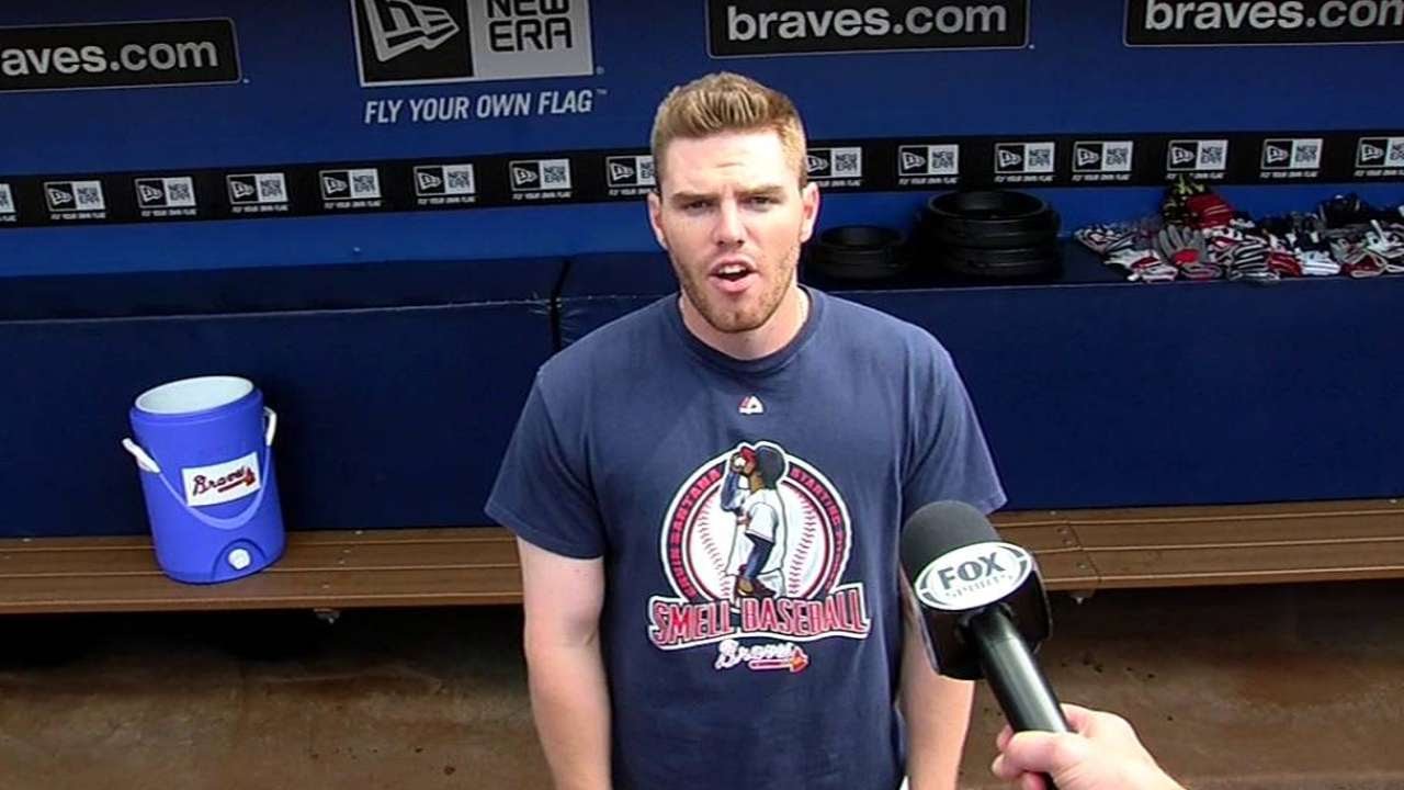 OAK@ATL: Freeman, Braves accept Ice Bucket Challenge