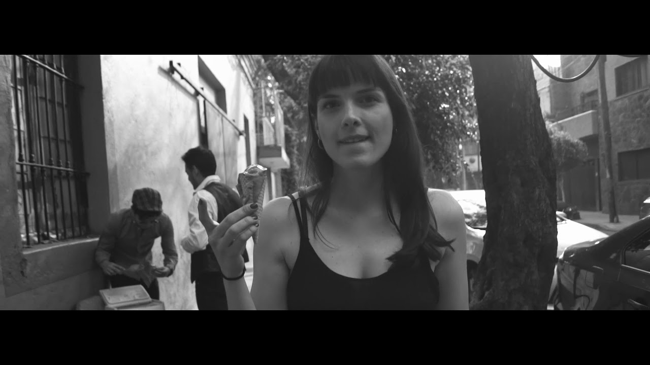 La Isla Centeno - La Peligrosa (Video Oficial)