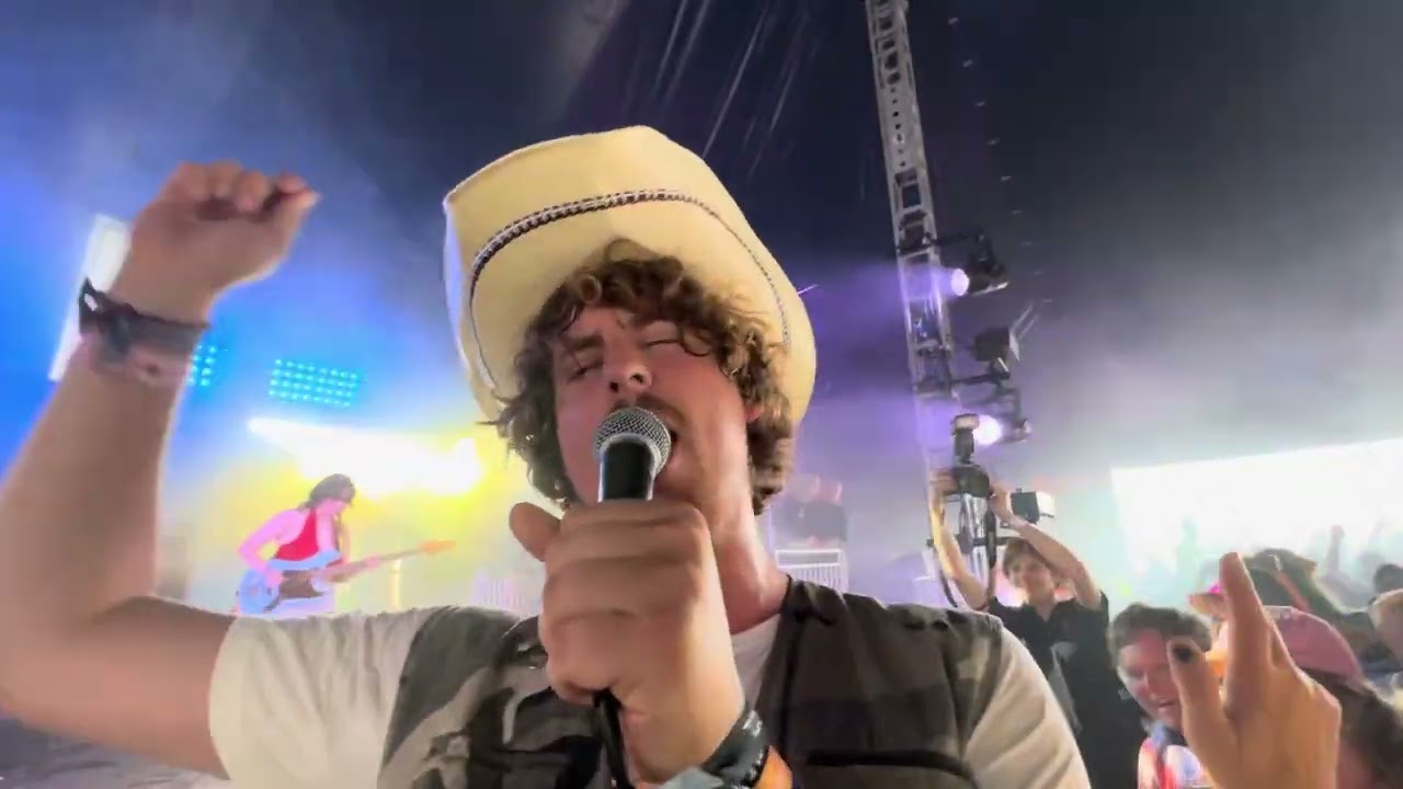 Fat Dog - Running - Truck Festival - 27th July 2024