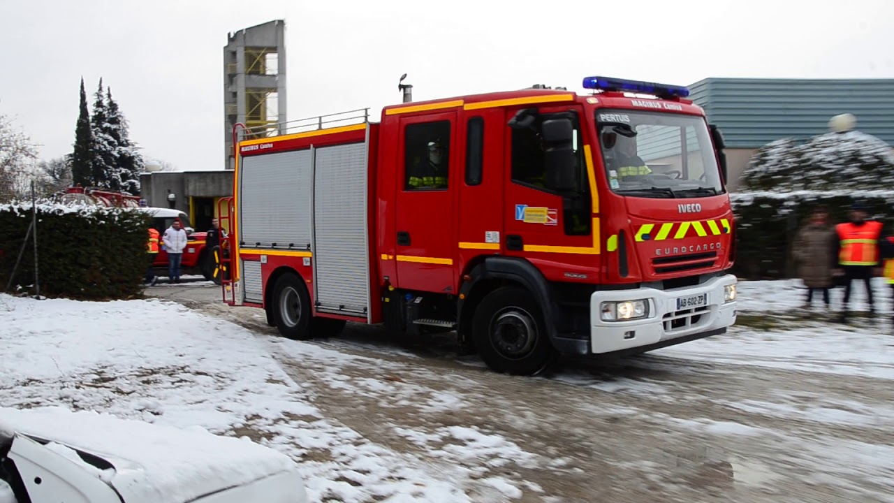 SDIS 84 - Arriv&eacute;e FPT Pertuis - Manoeuvre feu de VL