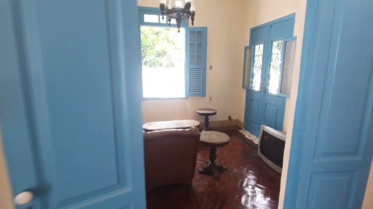 Ampla casa no melhor ponto de Paquetá.