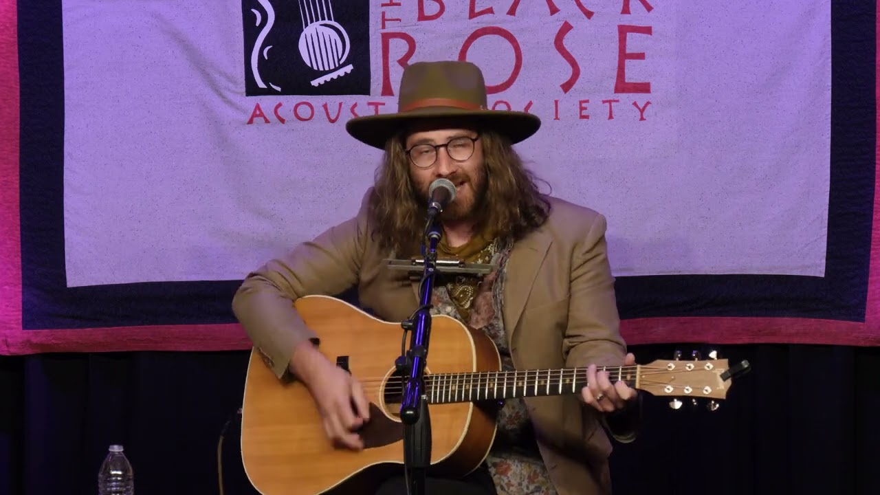 John Hewitt performs &ldquo;I Won't Let You Down This Time&rdquo; at The Black Rose Acoustic Society