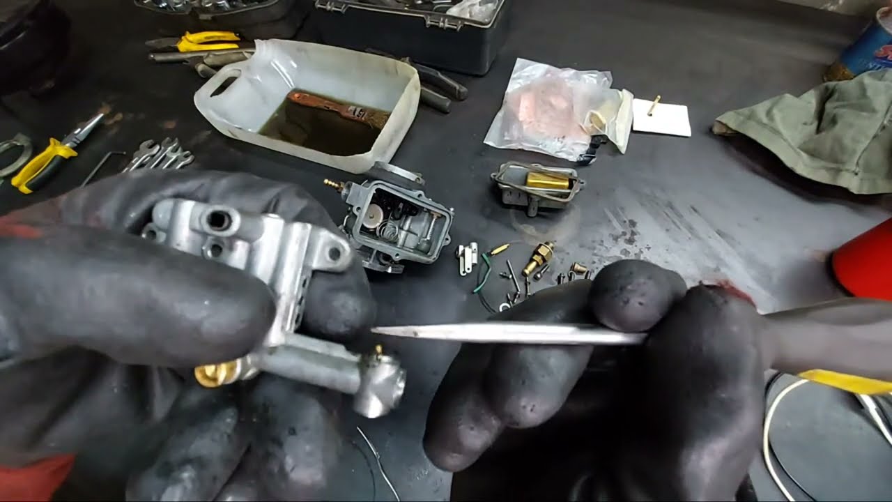 Perdidas de nafta en el carburador, service y reparación completa. Transmisión en vivo!