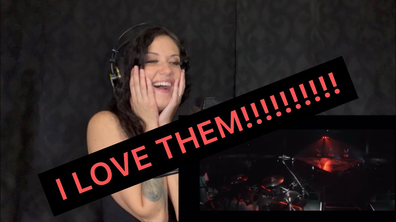BABYMETAL- HEADBANGER. Rock Singer's FIRST TIME reaction.
