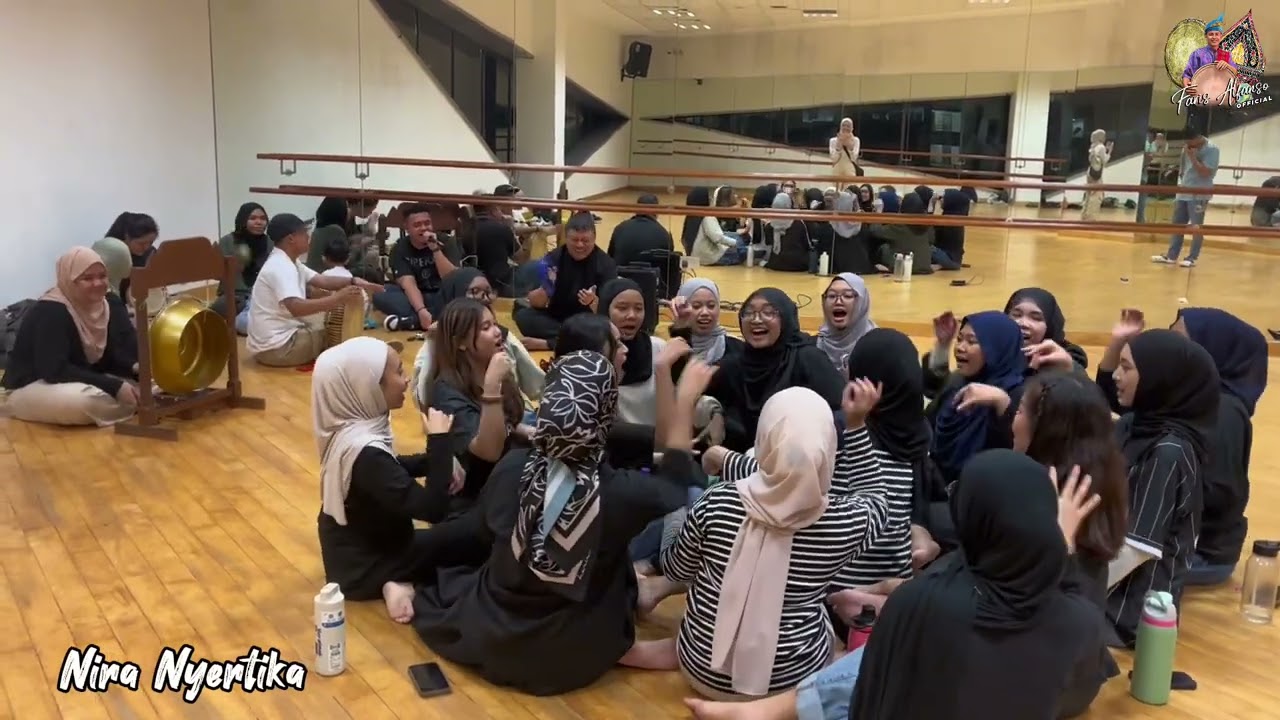 Faris Alfanso Bersama Kumpulan Nira Nyertika - Paluan Lagu Wau Bulan