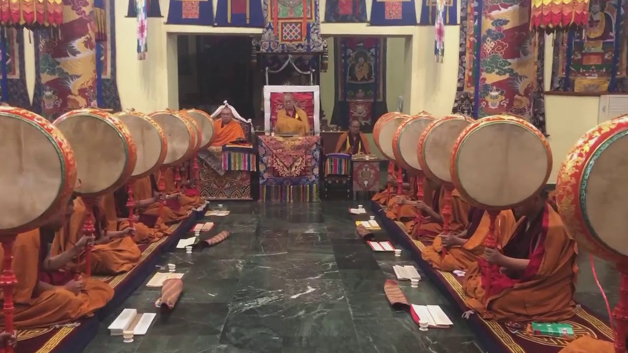 Amazing Buddhist Monks Deep Voice Chanting - Tibetan Prayer - Buddhist Prayer ☸ 🙏