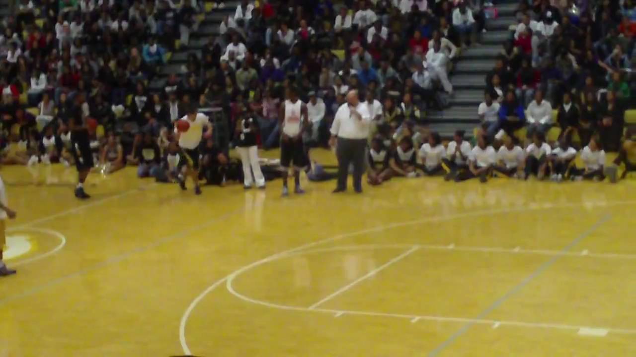 Hazelwood Central dunk contest
