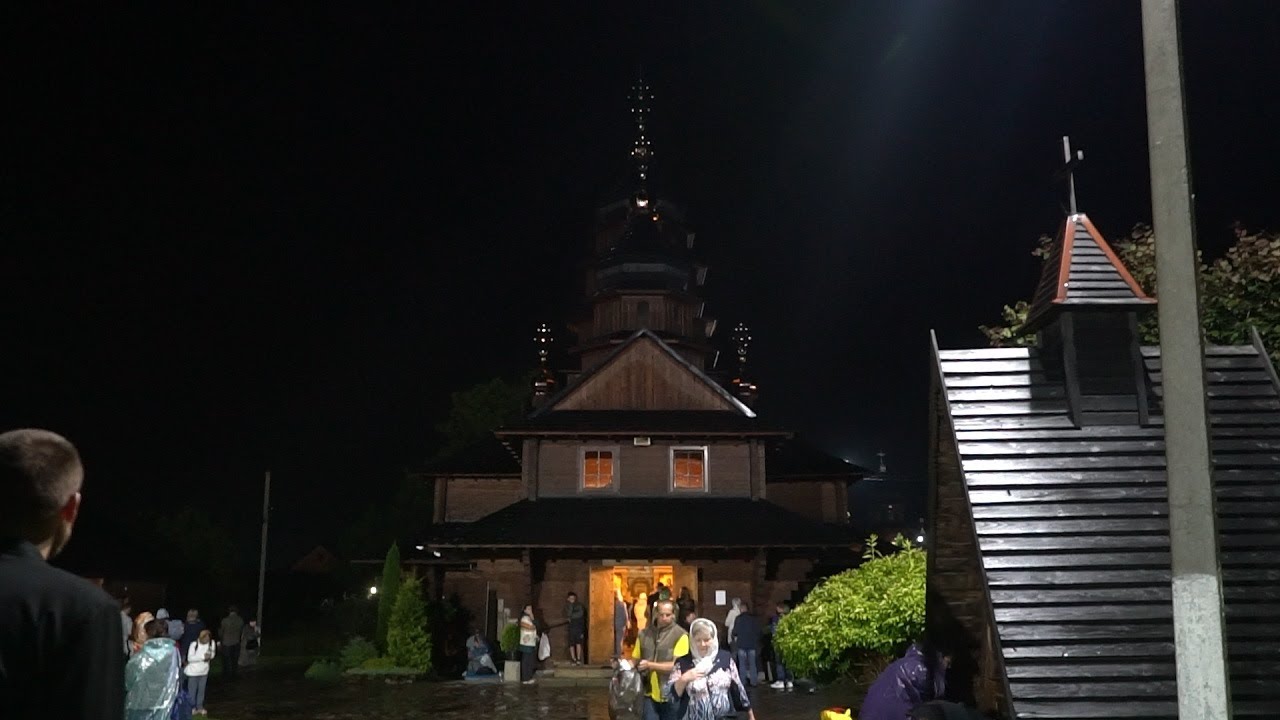 Нічна Дора на Іллі з грозою під гуцульські мелодії. Монастир святого пророка Іллі в Дорі