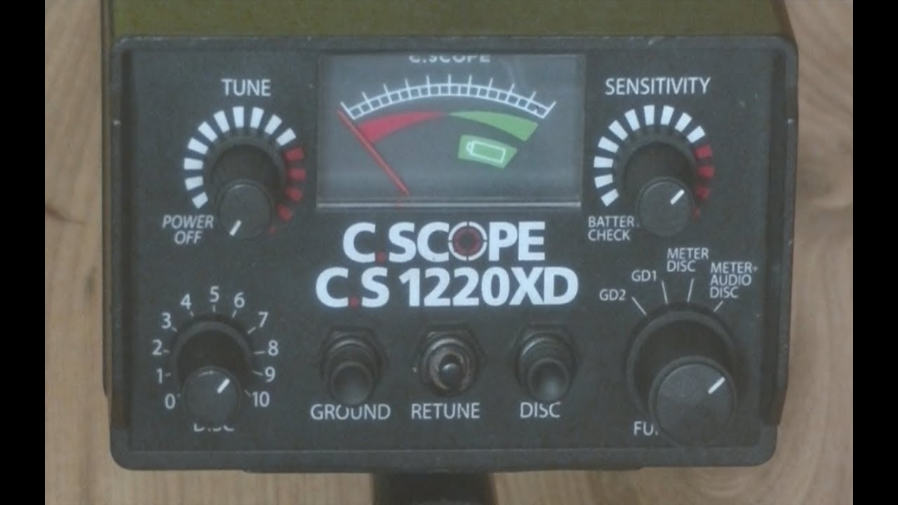 Wykrywacz metali  retro-Metal Detector retro C SCOPE  model CS 1220 XD .