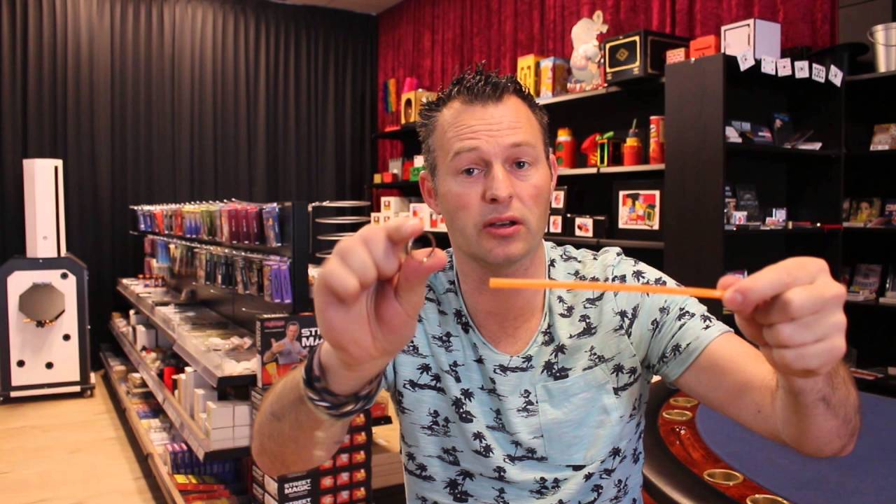 Smelt een geleende ring van een rietje | goocheltruc met uitleg