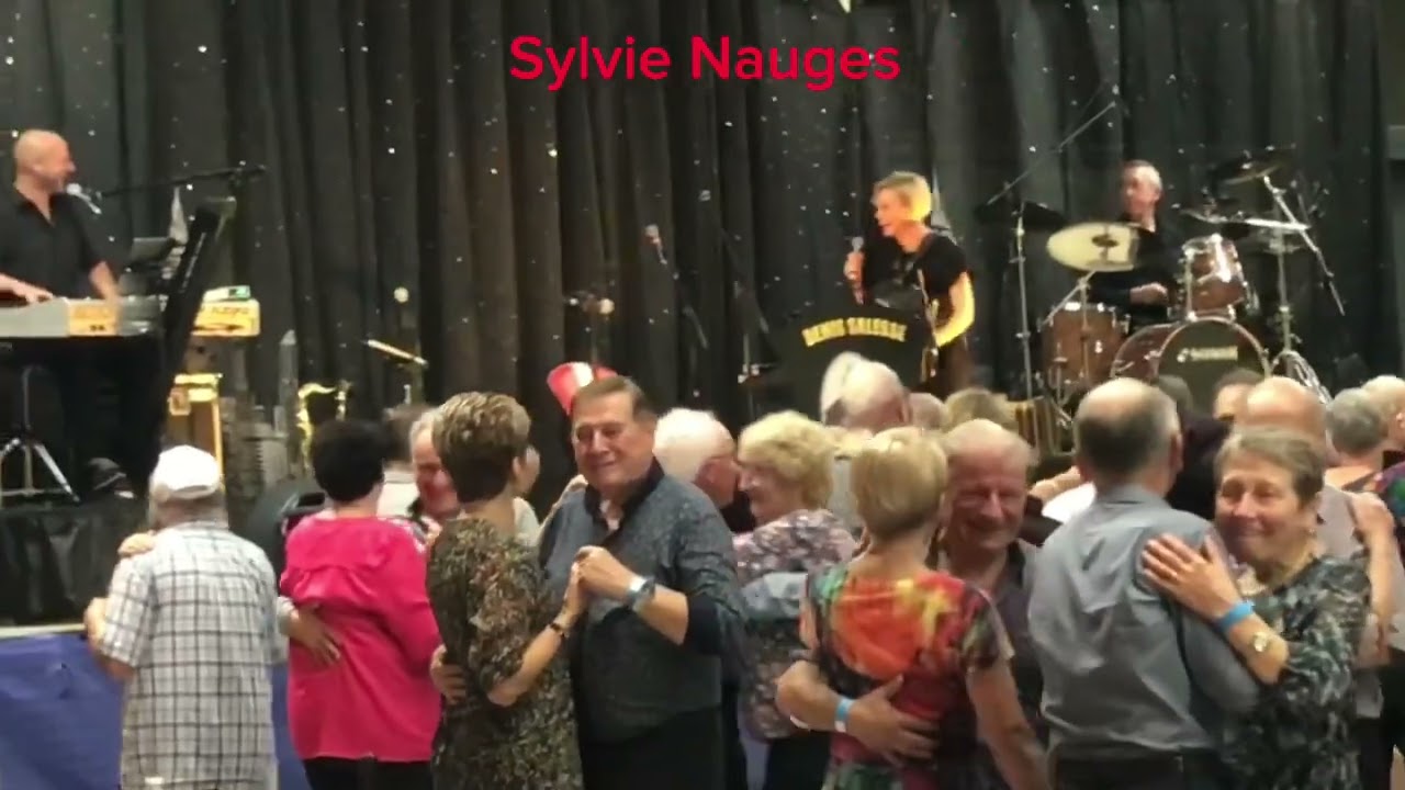 Sylvie Nauges “Roses blanches de Corfou””Mon Dieu que j’en suis à mon aise “