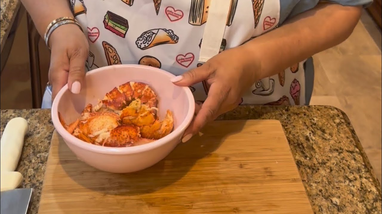 Connecticut Style Lobster Rolls ❤️