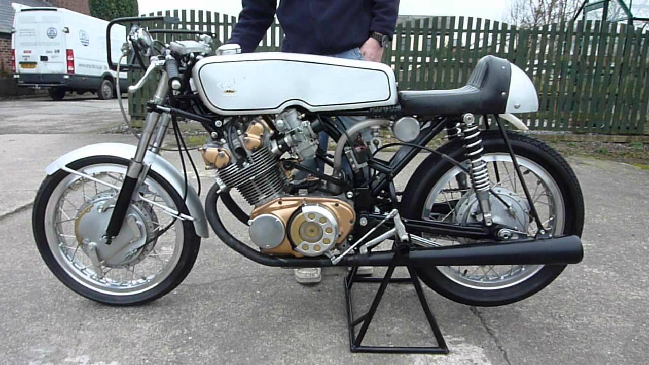 Replica Honda CR-72 Motorbike