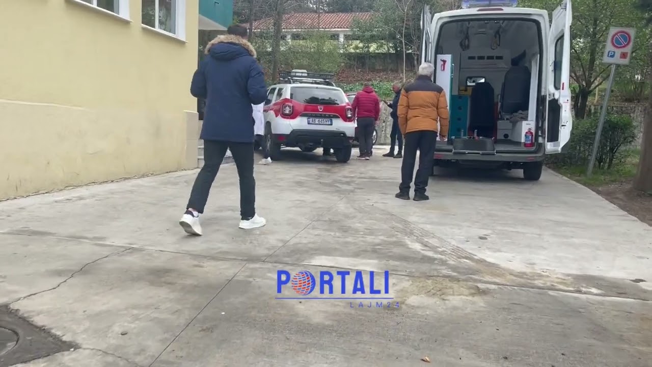 Aksident rrugor në Gramsh fshat, të lënduarit jashtë rrezikut për jetën