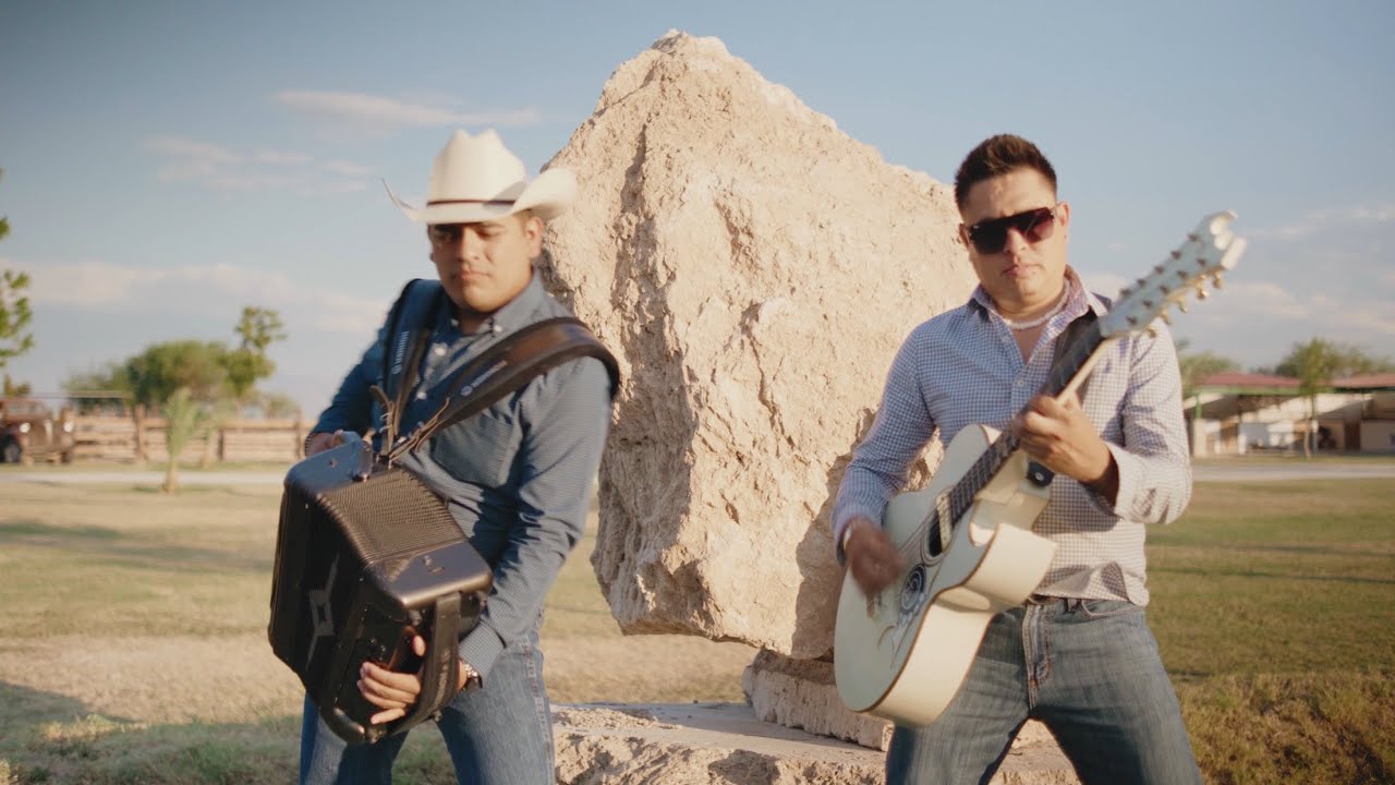 “A Voz Bajita” video oficial