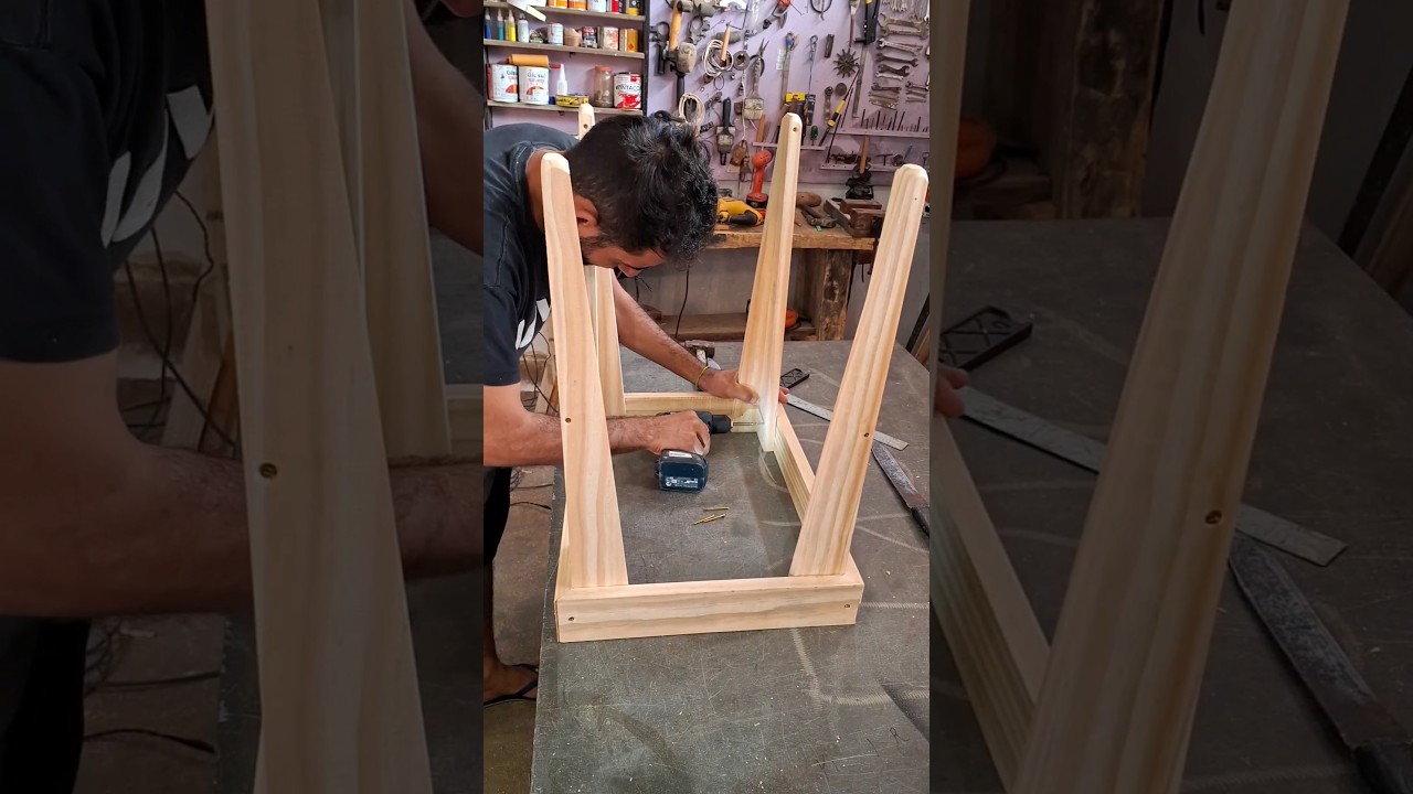 💡Mesinha Feito Em Madeira Pinho com efeito r&uacute;stico #pinus #palet #woodworkpinus  #diy