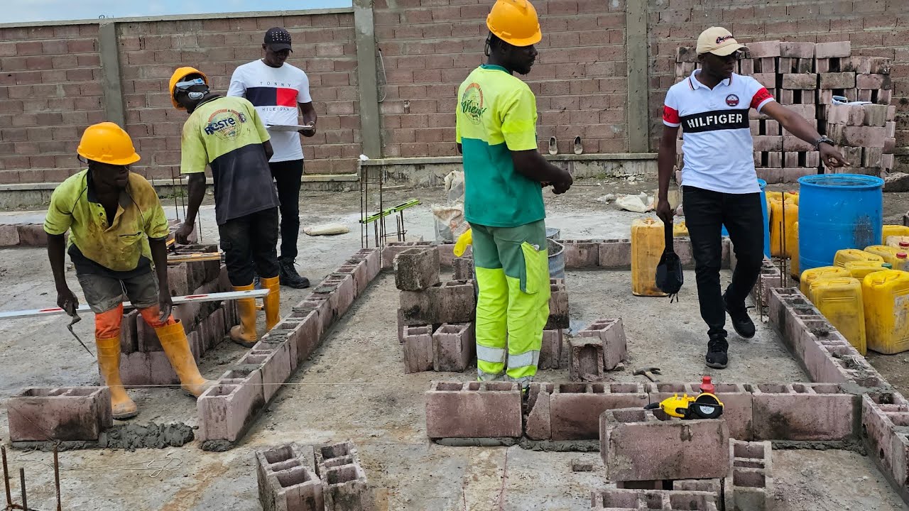 GCI: FIN DES TRAVAUX DE FONDATION & DÉBUT DE MAÇONNERIE D'UNE MAISON UNIFAMILIAL A MENKAO