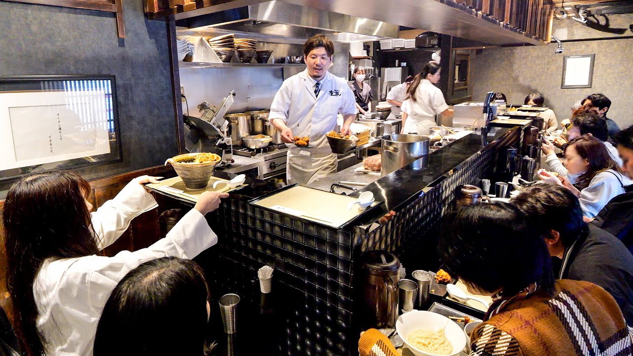 来客３００人。ラーメン爆食い２０代イマドキ女子が殺到する大阪ラーメン屋丨THE BEST Ramen in Osaka