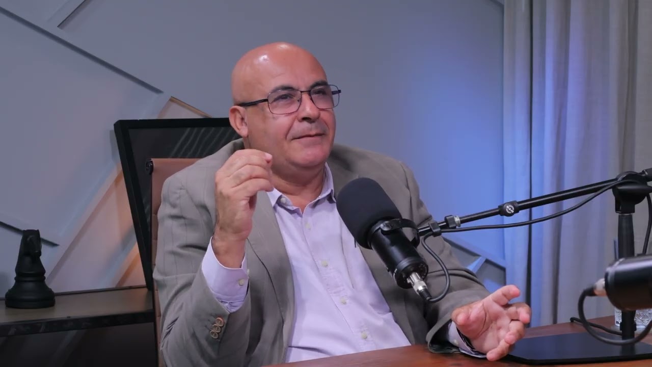 Como construir um modelo de negócio - com Moisés Ribeiro