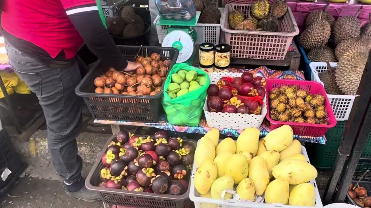 Rare fruit market