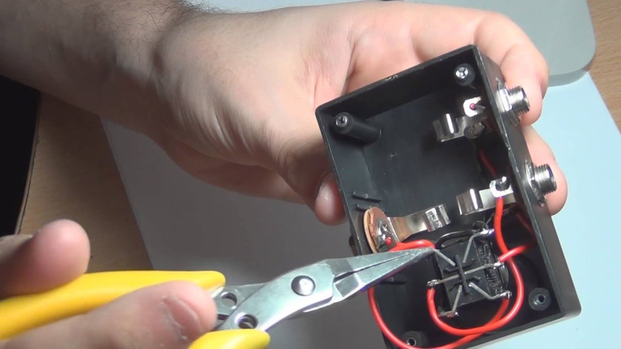 Build A Guitar Pedal In 10 Mins! (A/B Switch)