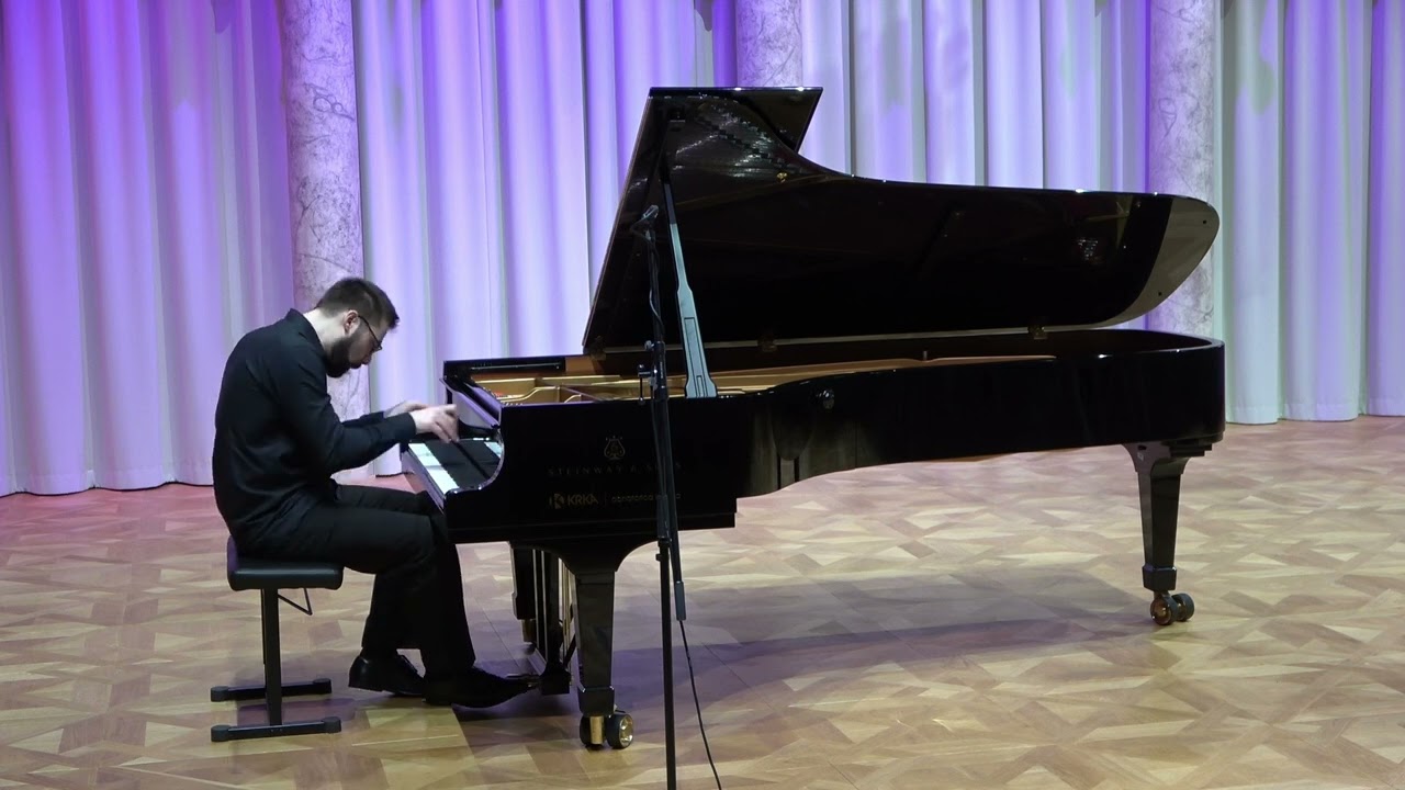 F. Chopin: Etude op. 10 no. 4