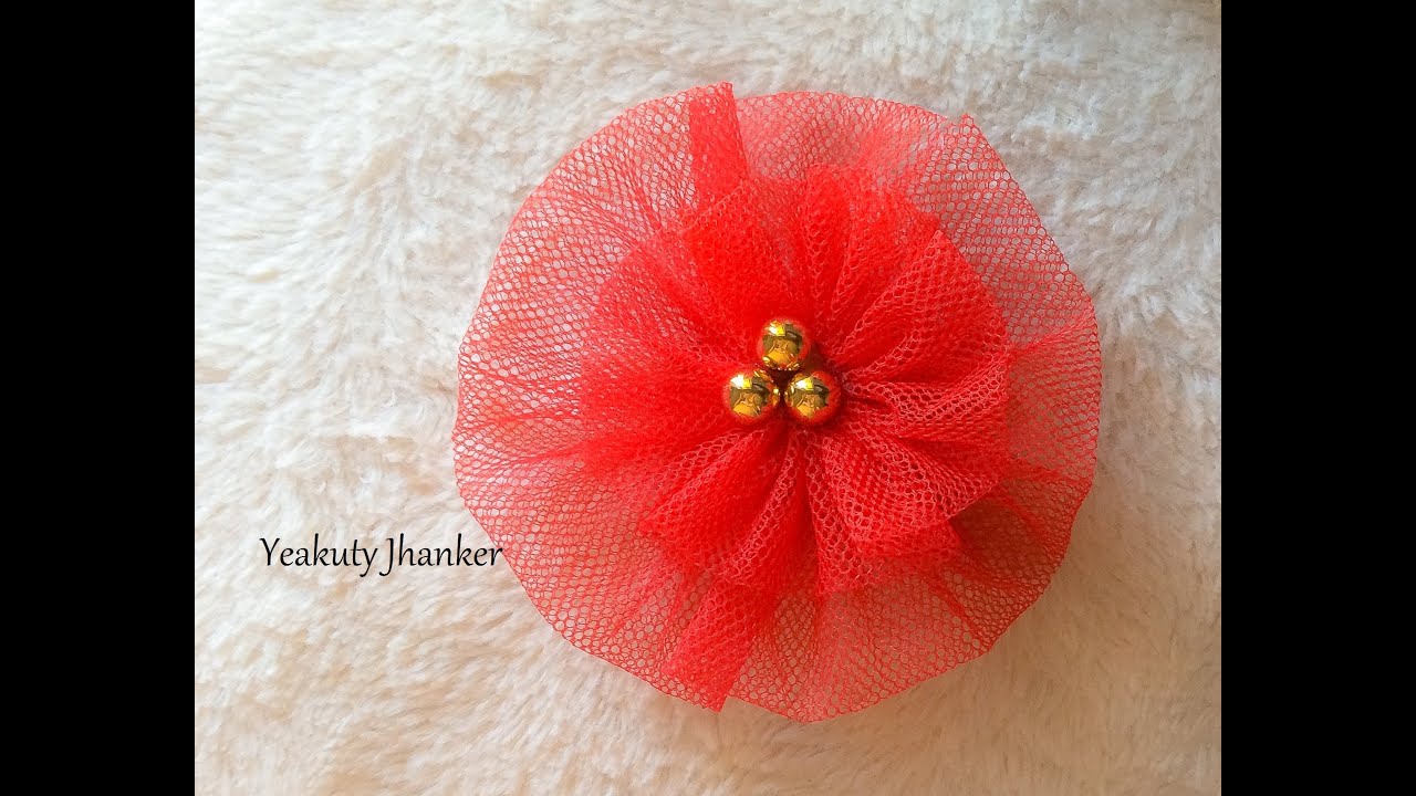 DIY: How to make a circular Tulle flower hair clip