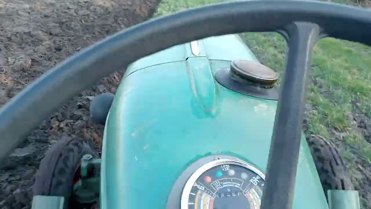 Deutz D25 - Plowing with Goudland !