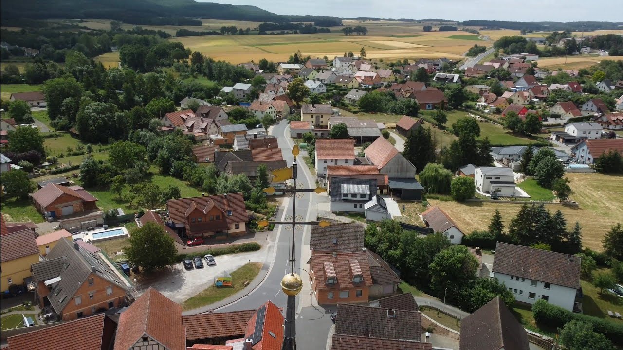 🌄 Sulzfeld ⛪ St. Bartholom&auml;us | Rh&ouml;n-Grabfeld | Unterfranken | Bayern | Sommer 2023 | DJI Source