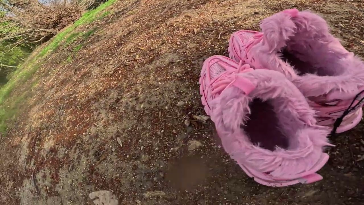 BALENCIAGA ET INUIKII VONT SE BAIGNER DANS L'AMBENE EN PUBLIC