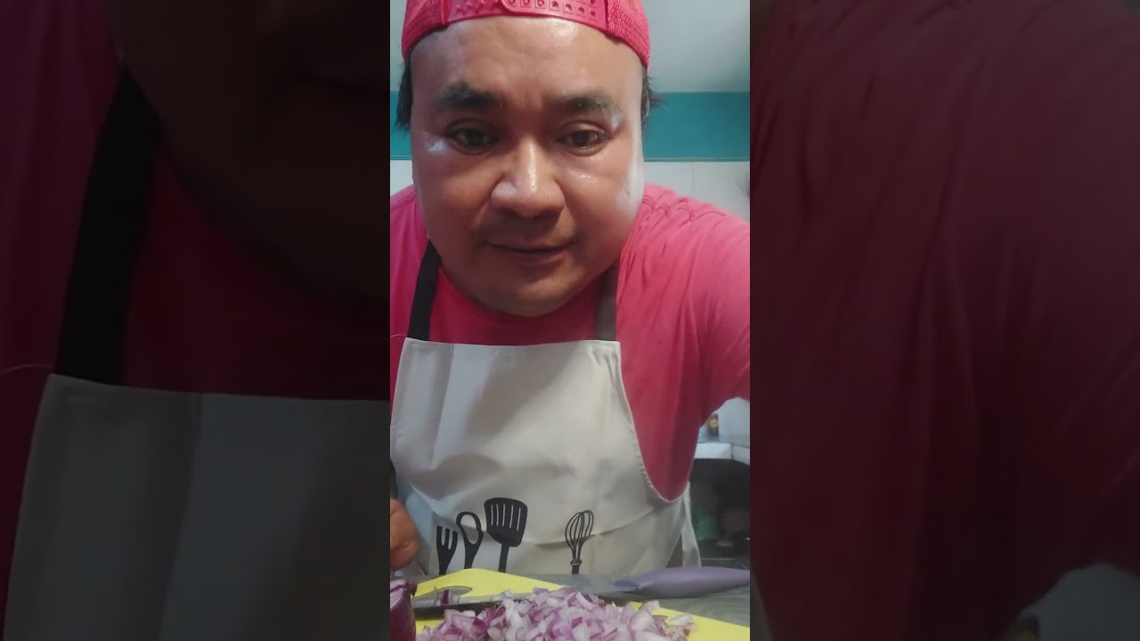 acompañenme a preparar bisteces ala mexicana arroz y frijoles.