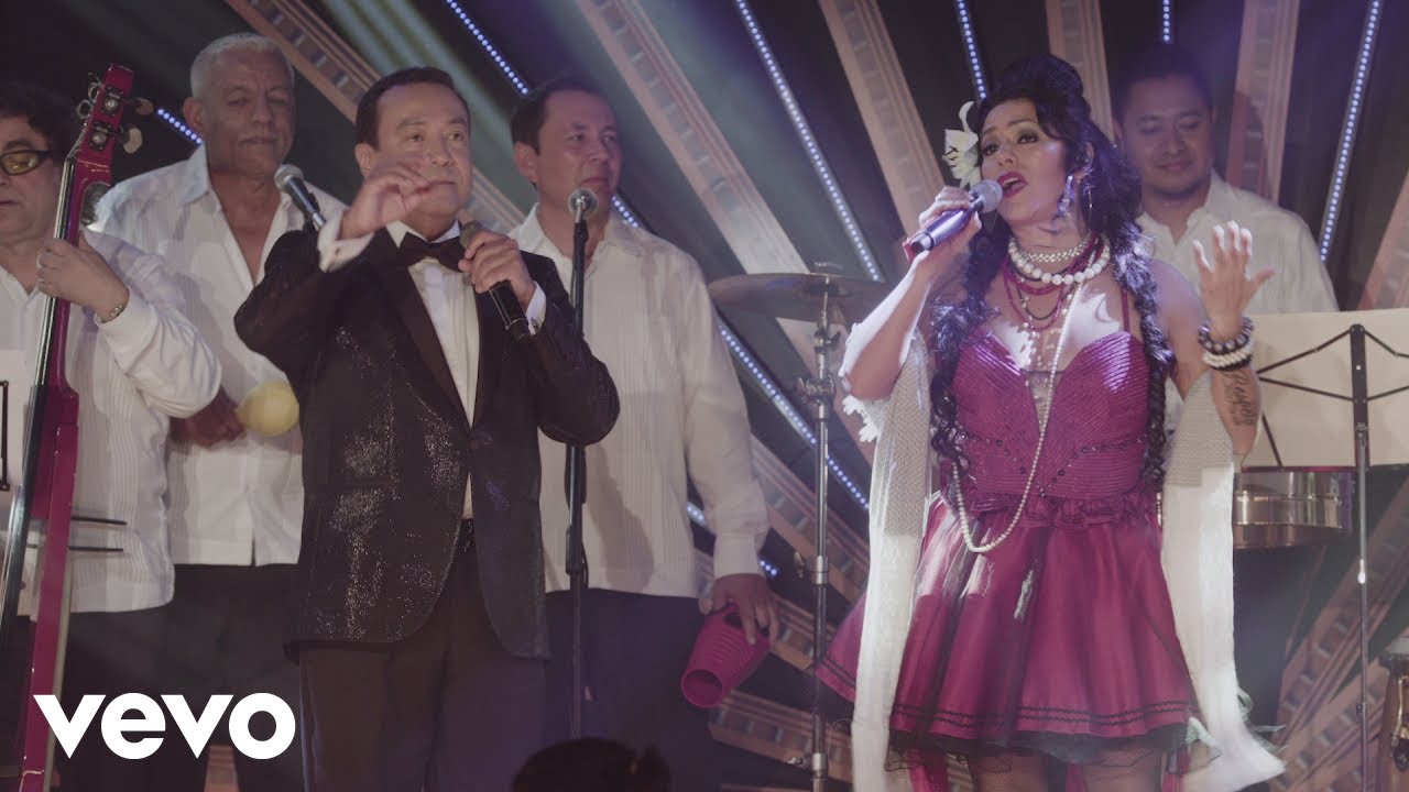 Carlos Cuevas - Lágrimas Negras (En Vivo) ft. Lila Downs