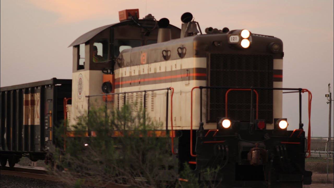 BRG 121 switching in the Port of Brownsville Palo Alto Yard | Brownsville, TX | Yard Road 