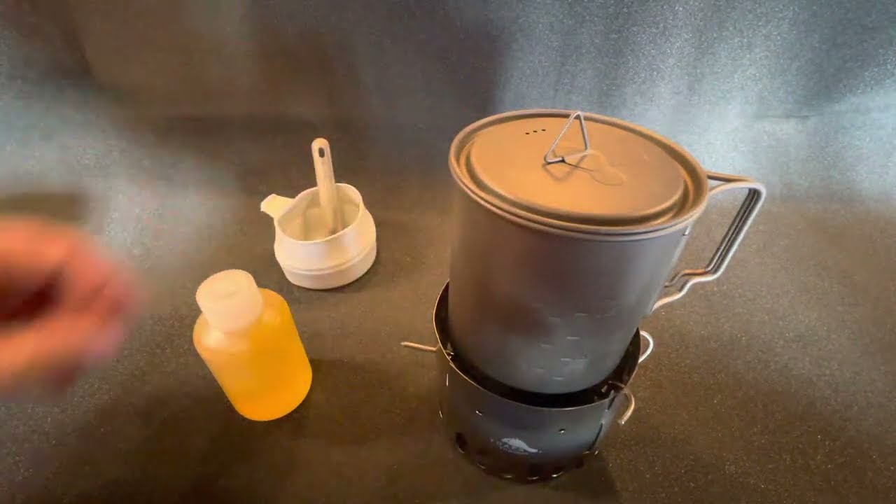 Toaks 750ml pot with Siphon alcohol burner, ultralight.